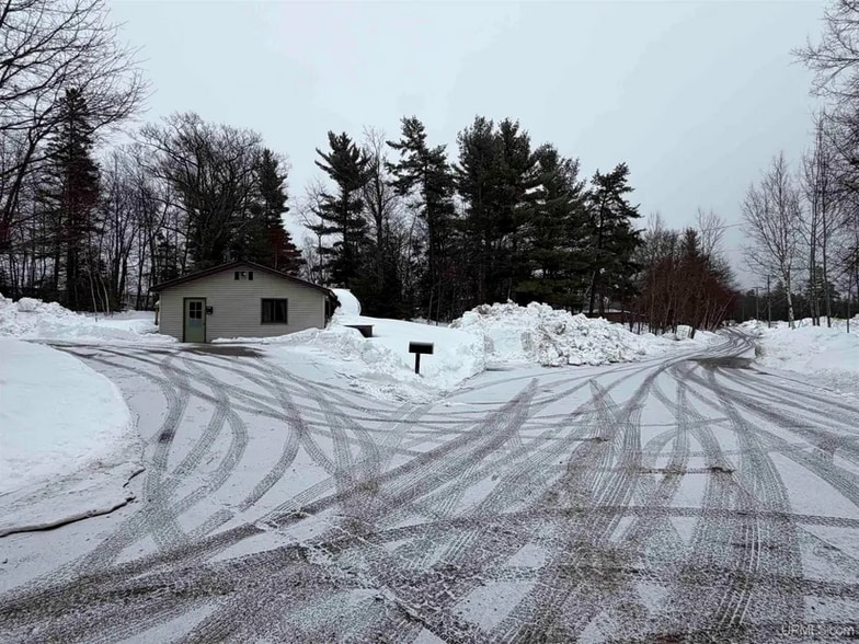 More Photos Of 7 Brebner Rd E, Negaunee Flex For Sale
