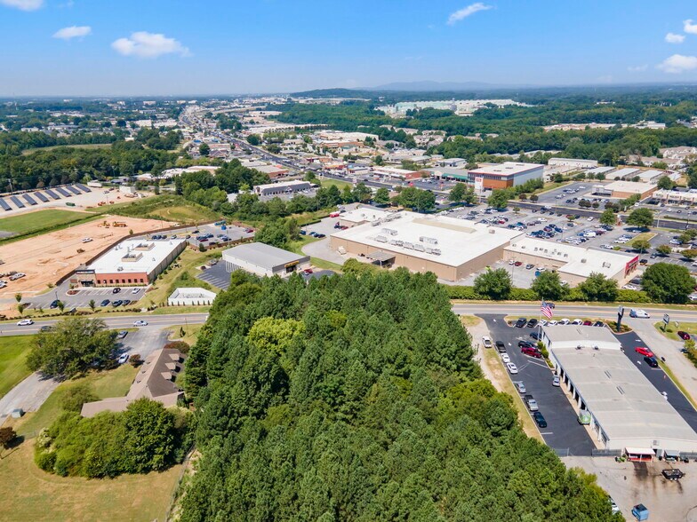 More Photos Of 1244 E Butler Rd, Greenville Land For Sale