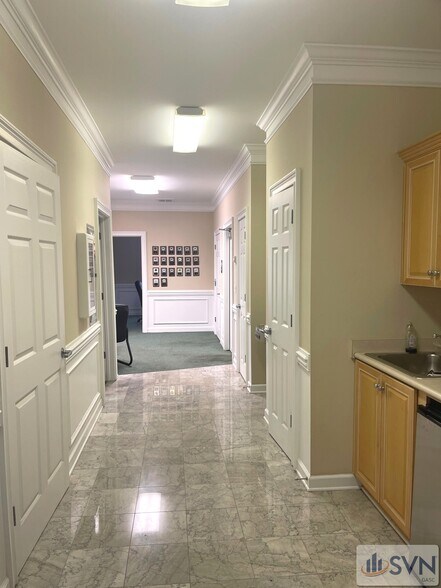 More Photos Of 37 W Fairmont Ave, Savannah Office For Lease