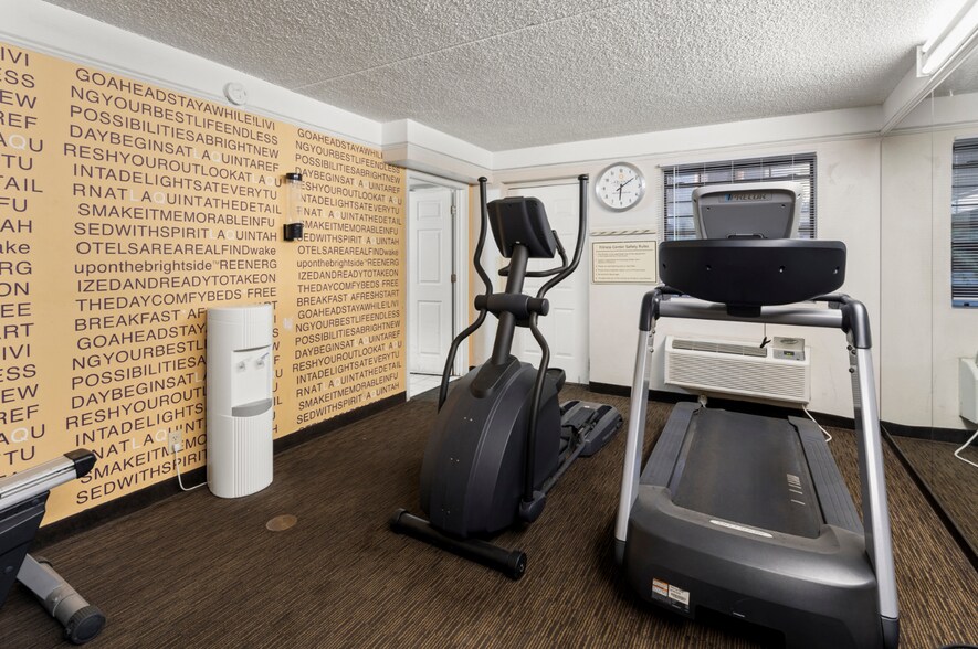 More Photos Of 911 S 48th St, Tempe Hotel For Sale