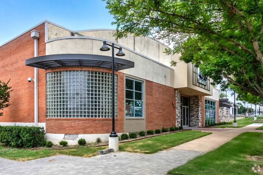 More Photos Of 4315 S Lancaster Rd, Dallas Medical For Sale