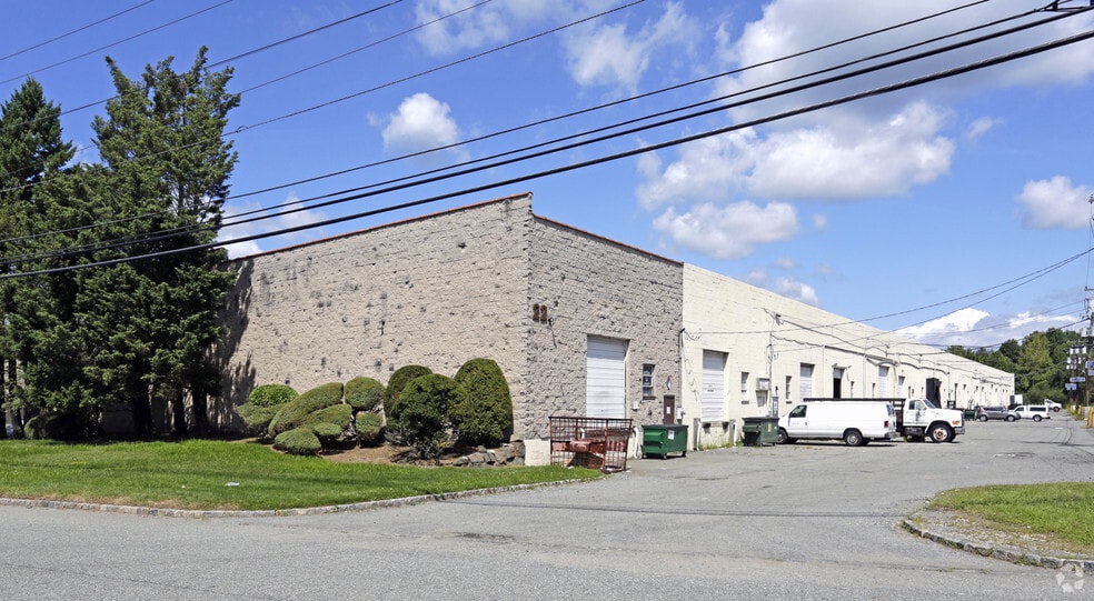 Primary Photo Of 22 Commerce Rd, Fairfield Warehouse For Lease