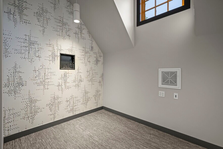 More Photos Of 932 Southwood Blvd, Incline Village Office For Lease