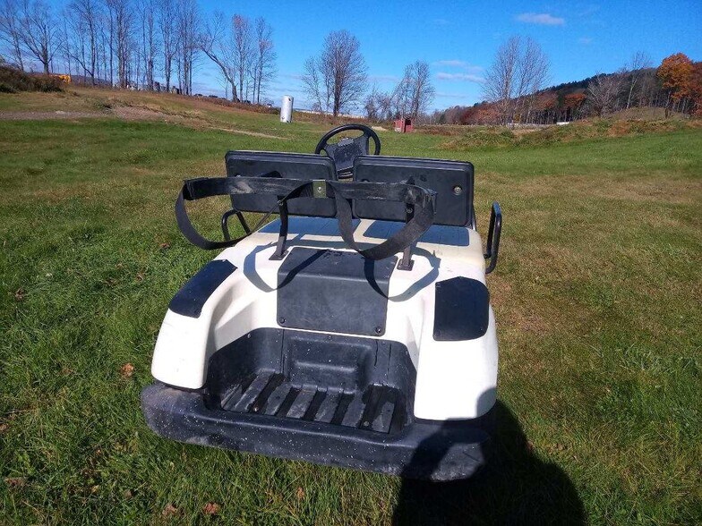 More Photos Of 224 Michael Ln, New Berlin Racetrack For Sale