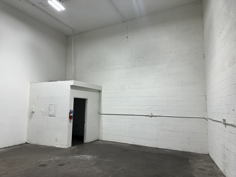 More Photos Of 3015 N Durfee Ave, El Monte Service For Lease