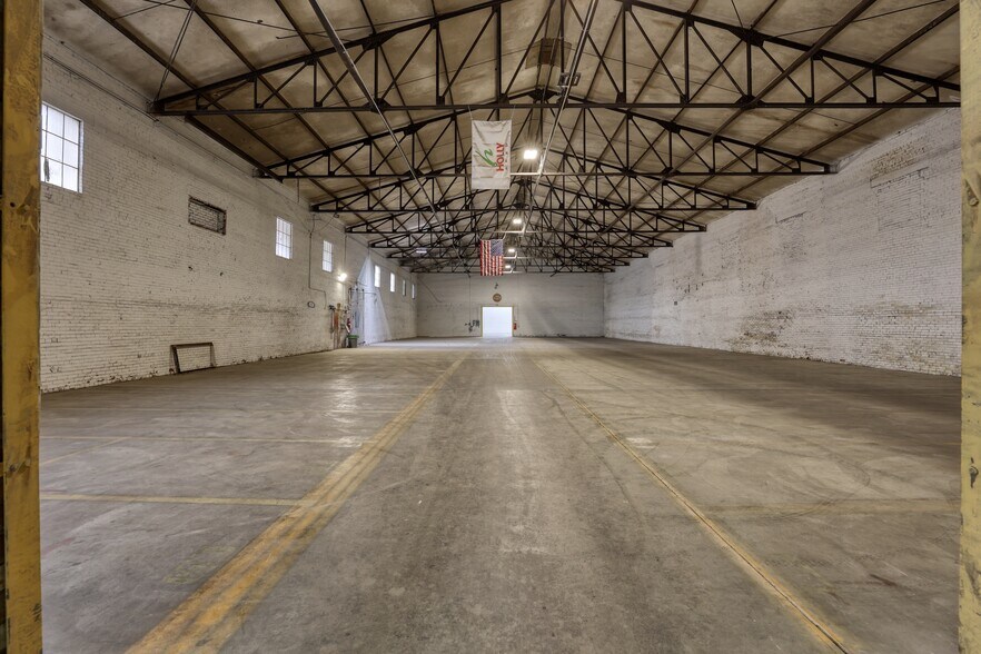 More Photos Of 1457 Coffeen, Sheridan Warehouse For Sale