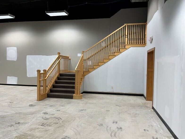 More Photos Of 11356 215th St W, Lakeville Manufacturing For Sale