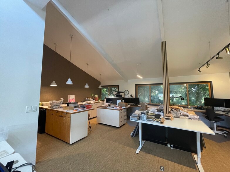 More Photos Of 2482 Newport Blvd, Costa Mesa Loft Creative Space For Lease