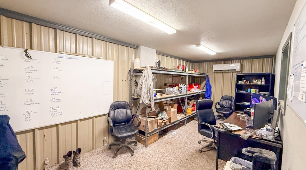 More Photos Of 1409 E County Road 120, Midland Warehouse For Lease