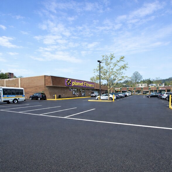 More Photos Of 1101-1109 Main St, Peekskill Unknown For Lease