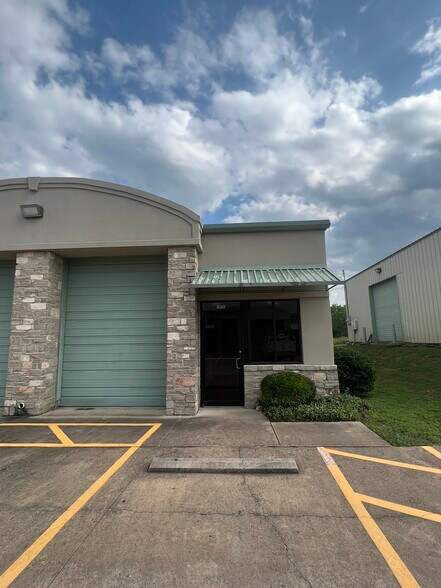 More Photos Of 2009 N Ranch Road 620 N, Austin Unknown For Lease