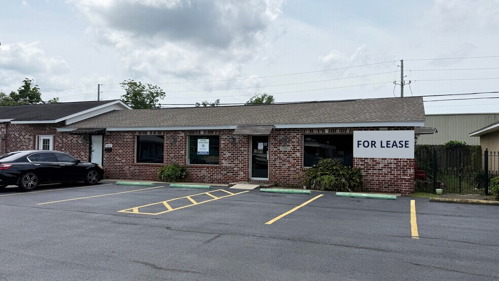 Primary Photo Of 1310 Bienville Blvd, Ocean Springs Office For Lease