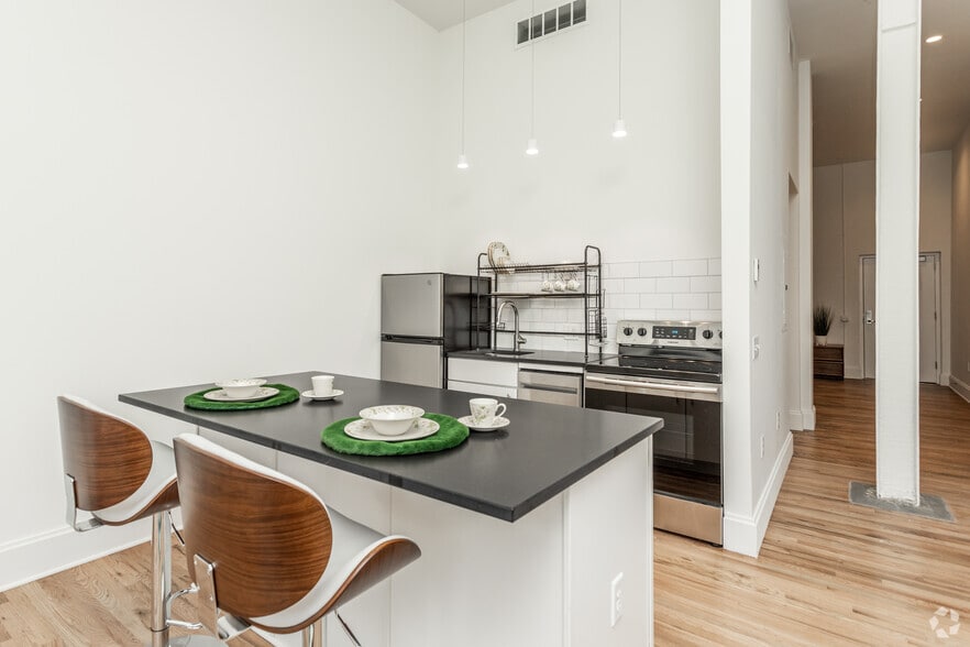 More Photos Of 1729 Grand Ave, Des Moines Apartments For Sale