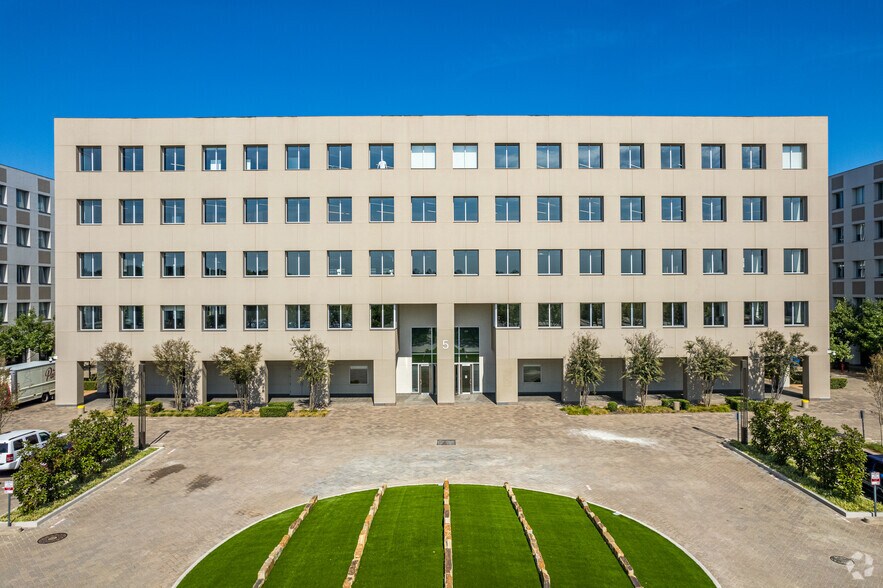 More Photos Of 1500 Solana Blvd, Westlake Office For Lease