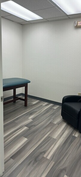 More Photos Of 5620 W Thunderbird Rd, Glendale Medical For Sale