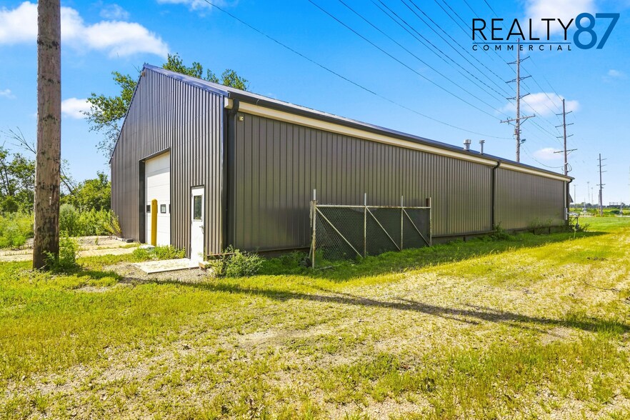More Photos Of 4301 6th St SW, Cedar Rapids General Retail For Sale