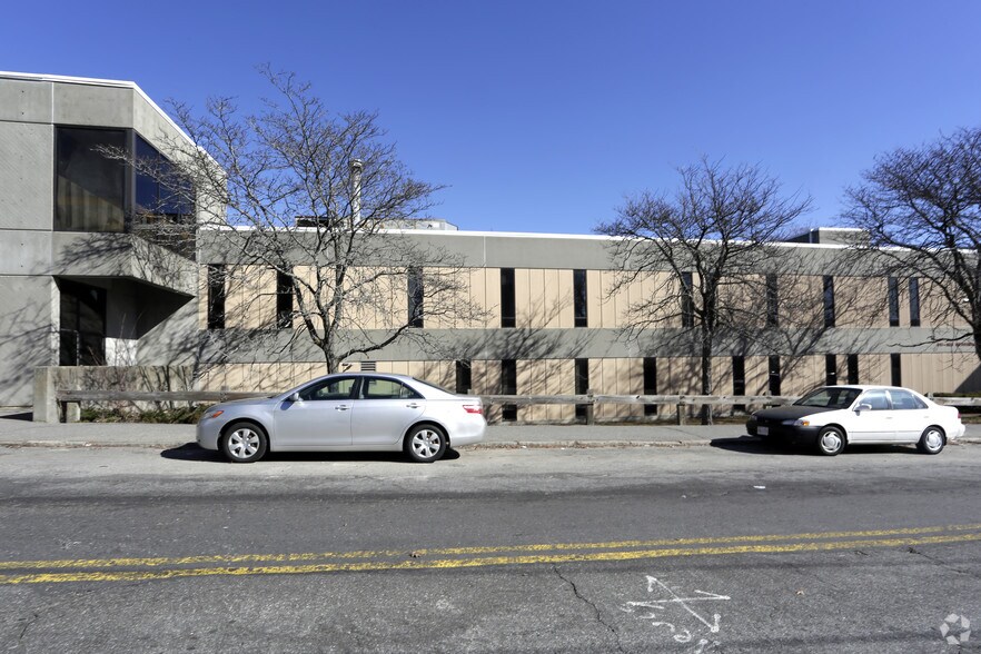 More Photos Of 817 Merrimack St, Lowell Medical For Sale