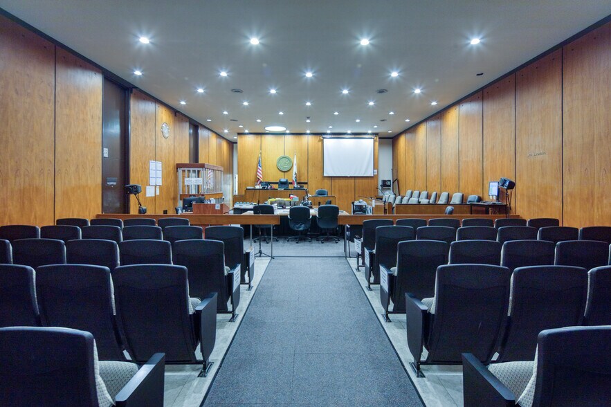 More Photos Of 720 9th St, Sacramento Office For Sale