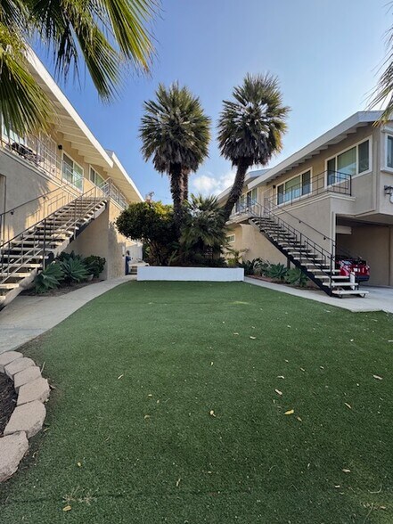 More Photos Of 8420 Gulana Ave, Playa Del Rey Apartments For Sale
