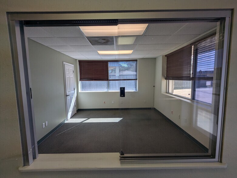 More Photos Of 2348 Highway 69 N, Nederland Office For Sale