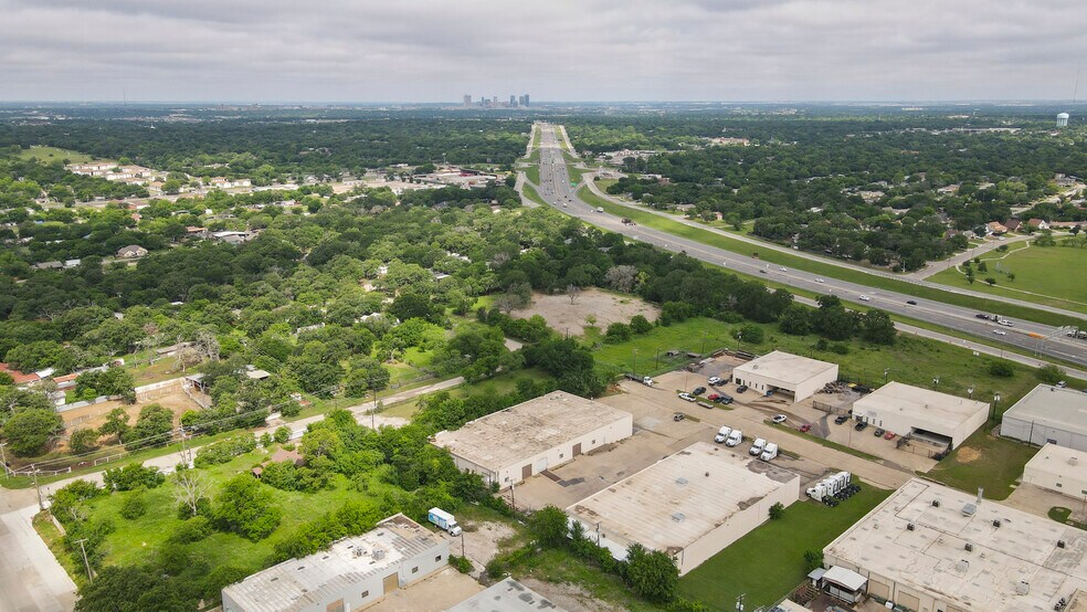 More Photos Of 4608 Fairlane Ave, Fort Worth Warehouse For Sale