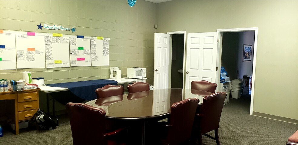 More Photos Of 3015 E Causeway Approach, Mandeville General Retail For Sale