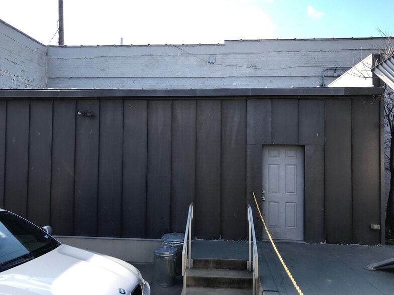 More Photos Of 3008 Commerce St, Dallas Flex For Sale