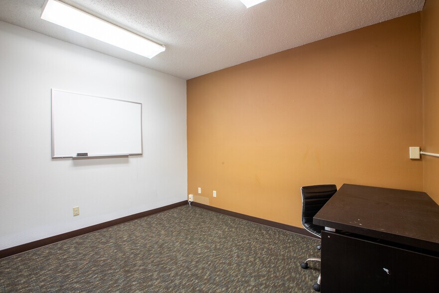 More Photos Of 1411 W Dakota Pkwy, Williston Office For Lease