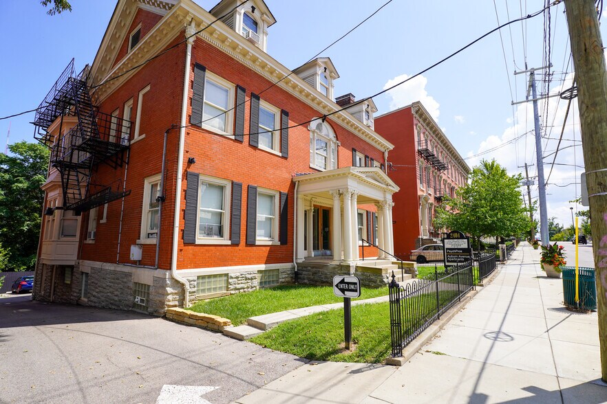 More Photos Of 2404 Auburn Ave, Cincinnati Apartments For Sale