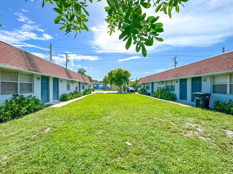 More Photos Of 3307 Windsor Ave, West Palm Beach Multifamily For Sale