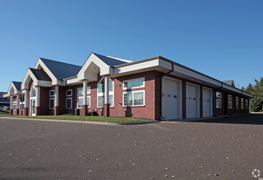 More Photos Of 2935 Country Dr W, Little Canada Office For Lease