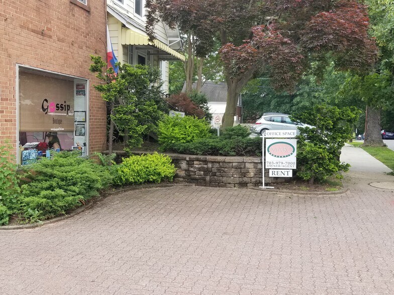 More Photos Of 566-578 23rd St S, Arlington Storefront Retail Office For Sale