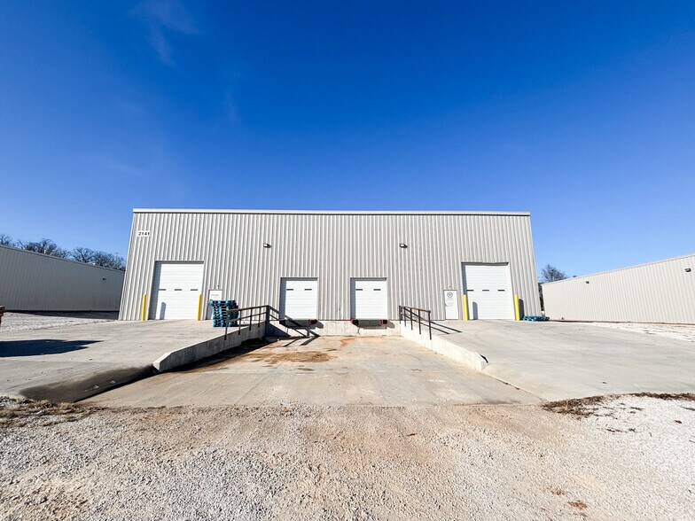 More Photos Of 2141 N Bristol Ln, Nixa Warehouse For Lease