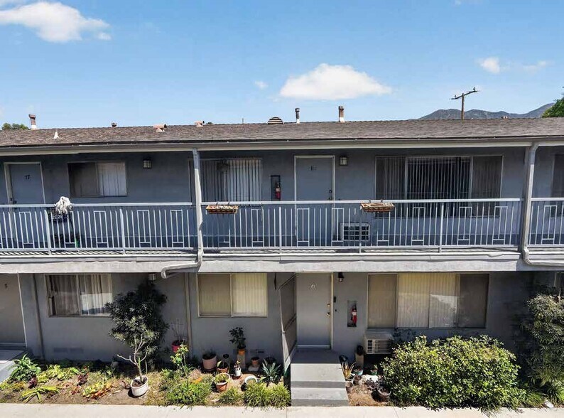 More Photos Of 4447 Ocean View Blvd, Montrose Apartments For Sale