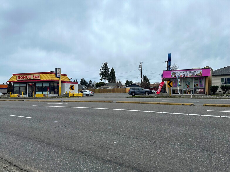 Primary Photo Of 914 Auburn Way S, Auburn Storefront For Sale