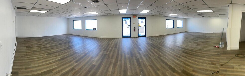 More Photos Of 2714 W Silver Springs Blvd, Ocala General Retail For Sale