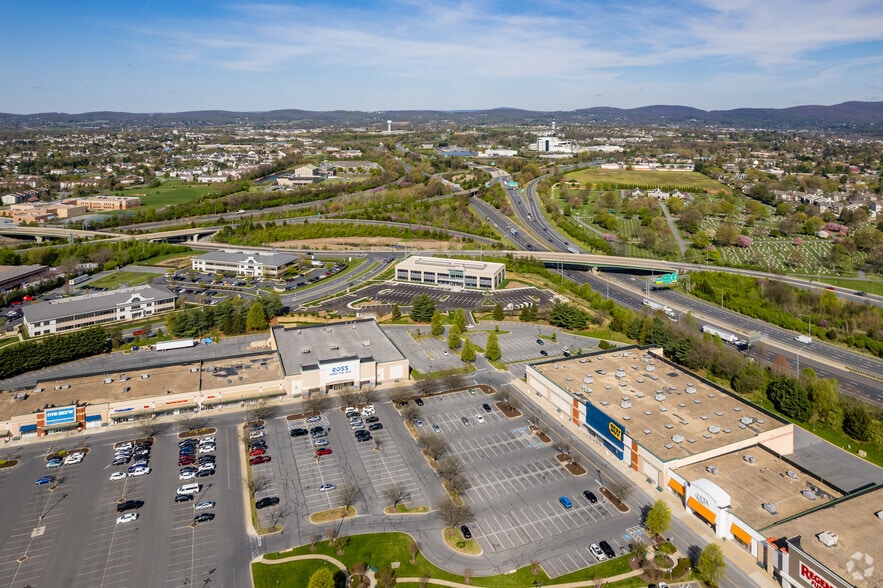 More Photos Of 7100 Guilford Dr, Frederick Office For Lease