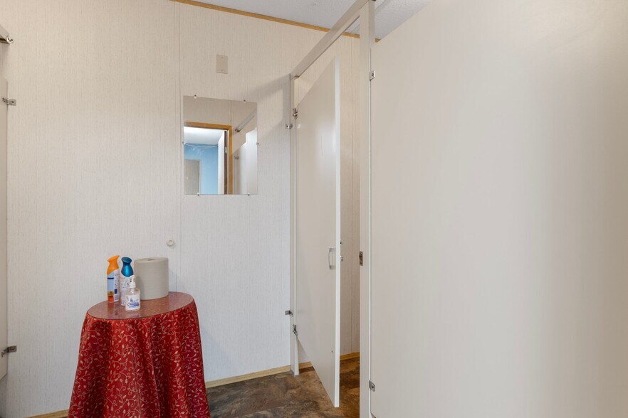 More Photos Of 15464 Cortez Blvd, Brooksville Unknown For Lease