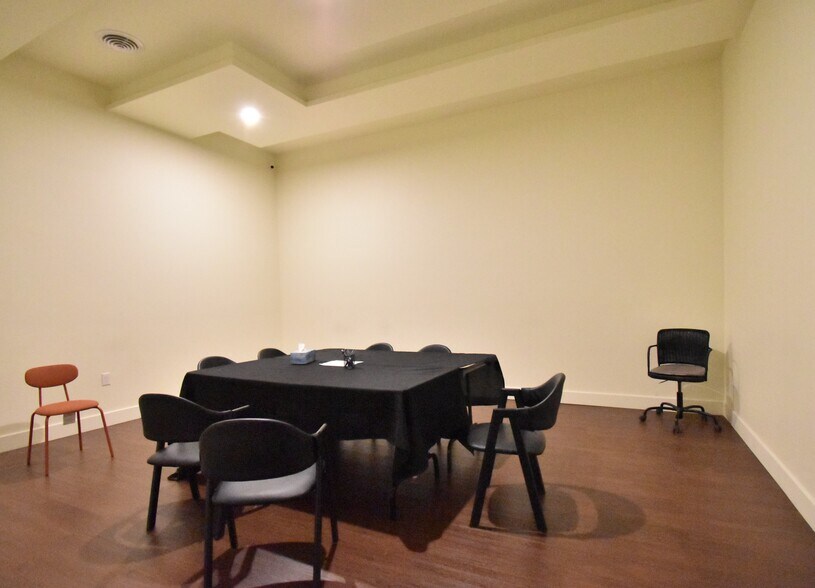 More Photos Of 4731 Garden City Rd, Richmond Storefront For Lease