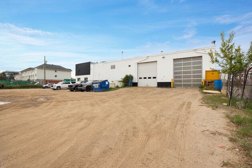 More Photos Of 8030 Golosky Av, Fort McMurray Truck Terminal For Lease