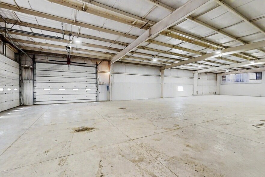 More Photos Of 2862 Wagner Rd, Waterloo Industrial For Lease