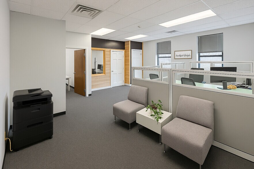 More Photos Of 875 Centerville Rd, Warwick Business Park For Sale
