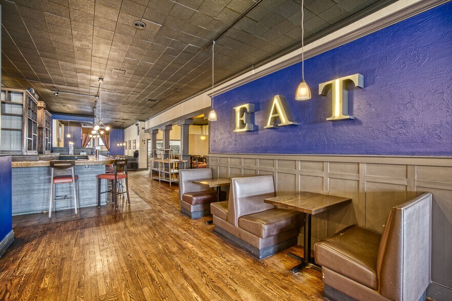 More Photos Of 816 Main St, Louisville Restaurant For Sale