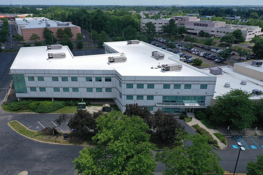 More Photos Of 444 Oxford Valley Rd, Langhorne Medical For Sale