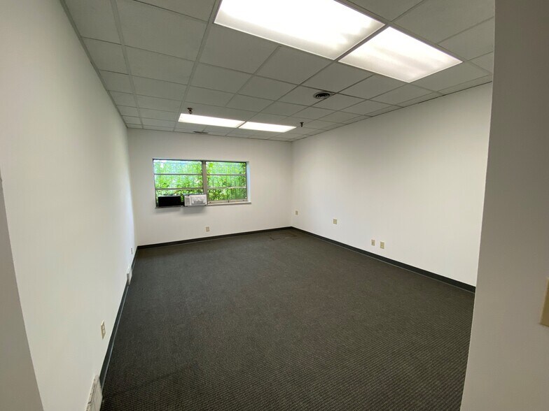 More Photos Of 3232 Allegheny Ave, Columbus Warehouse For Sale