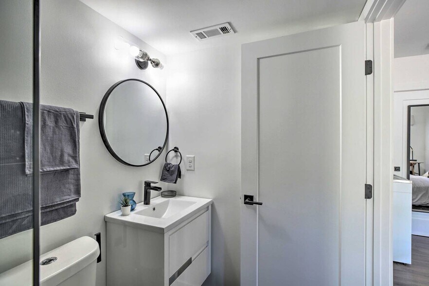 More Photos Of 1026 Ashby Grv SW, Atlanta Apartments For Sale