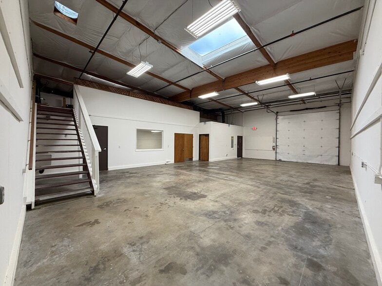More Photos Of 5729 Sonoma Dr, Pleasanton Warehouse For Lease