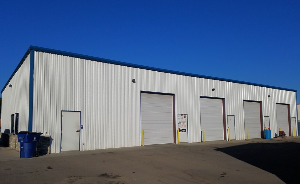 Primary Photo Of 3844 W 31st St S, Wichita Warehouse For Lease