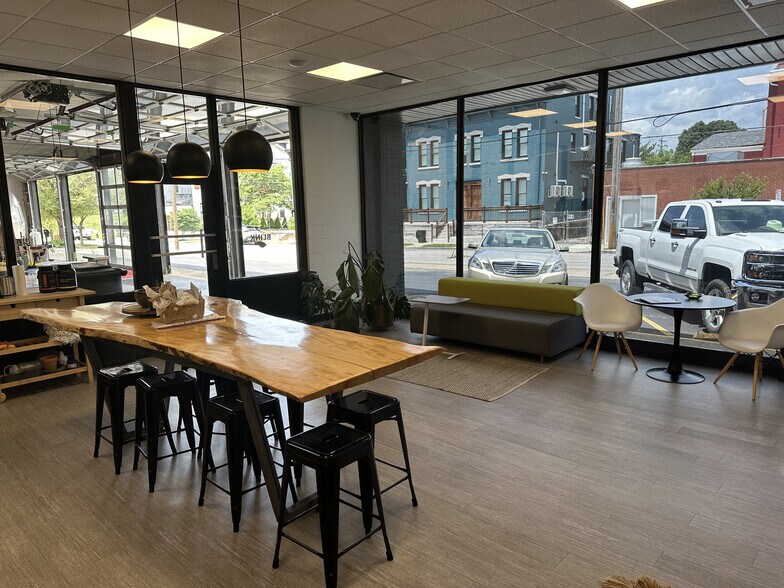 More Photos Of 1001 Madison Ave, Covington Office For Lease