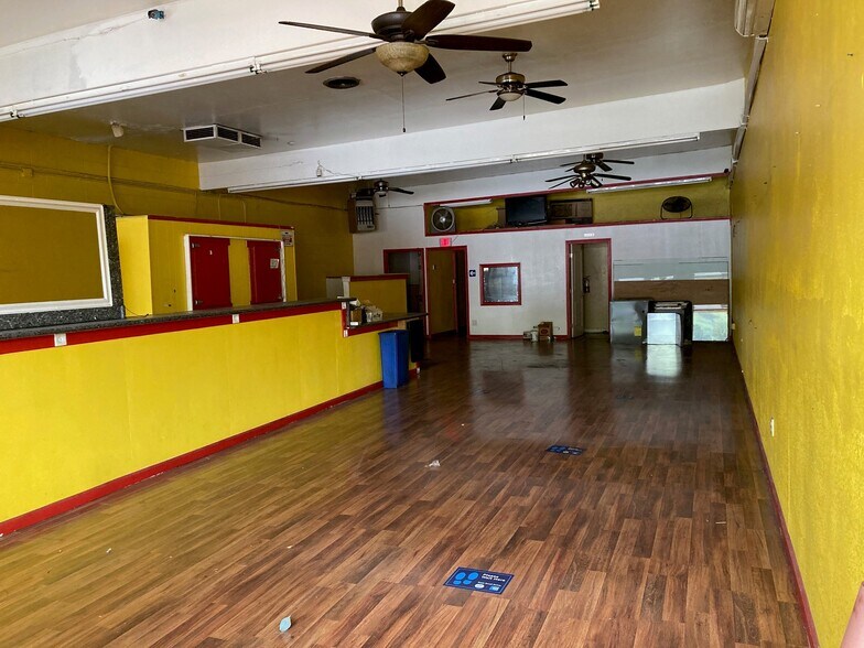 More Photos Of 29587 Mission Blvd, Hayward Storefront For Lease